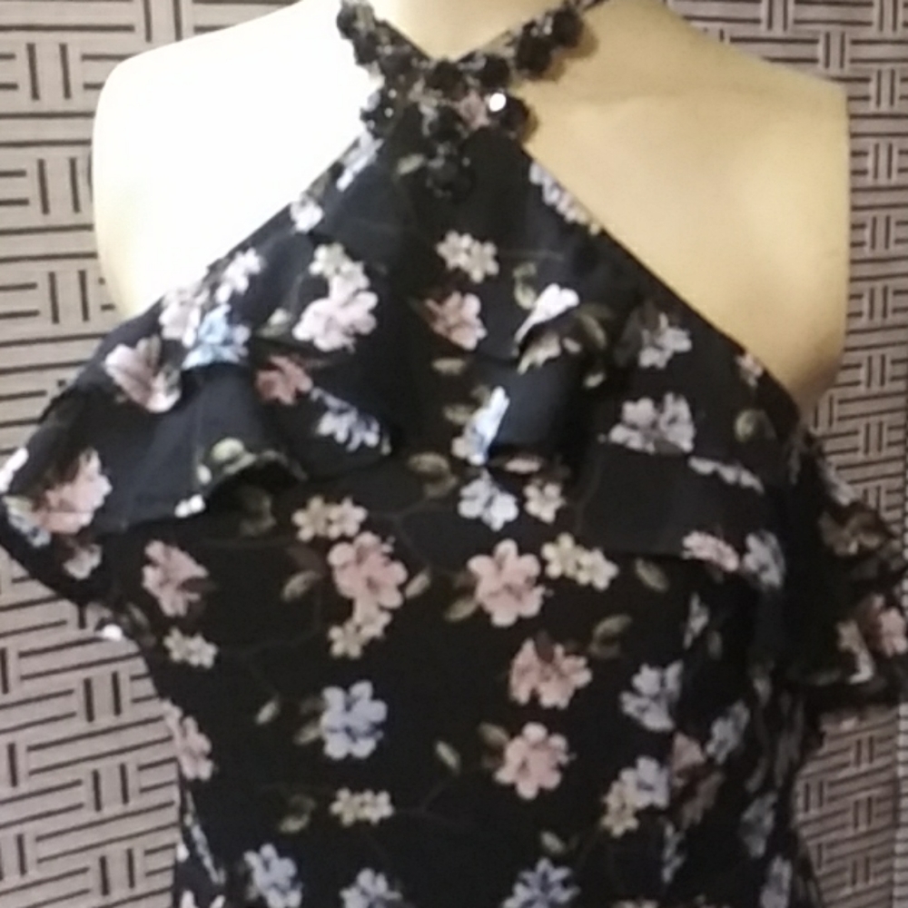 Dress - Picture 2 of 8